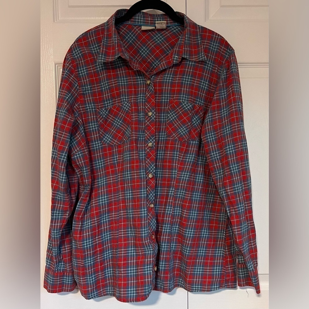 Women's L.L. Bean Long Sleeved Plaid Button Down Shirt